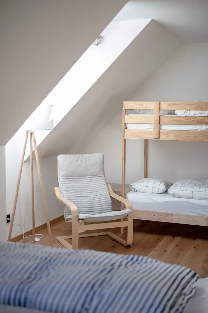 Schlafzimmer 6