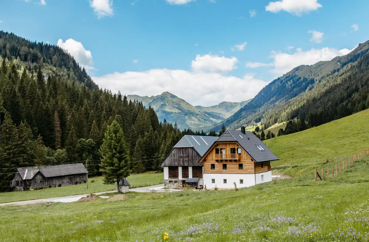 Außenansicht · Sommer 2026
